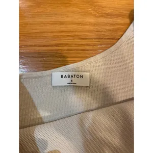 Babaton One Shoulder‎ Ribbed scupltKnit Light Beige Small Aritzia Asymmetrical thumbnail 2
