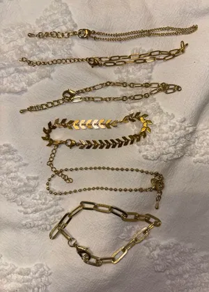 Gold Tone Women's Layered Bracelet Set thumbnail 1