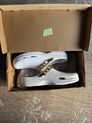 NWT in box NYC Madden White Slip-On Clog with Gold Chain thumbnail 4