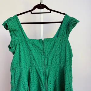 Timeless London Green Eyelet Dress UK20 US16 Flutter Sleeve Smocked‎ Casual thumbnail 7