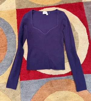NWT Aritzia Wilfred Sculpt Knit Sweetheart Longsleeve Sweater Top Purple Small thumbnail 1