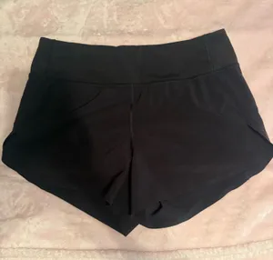 Athleta short  thumbnail 1