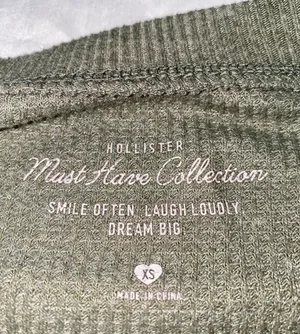 Hollister sweater thumbnail 6
