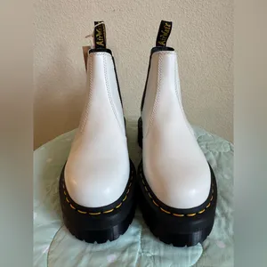 NWT Dr. Martens 2976 Quad LA004 Women’s White Boots size 7 thumbnail 8