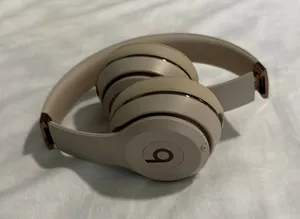 Beats by Dre Solo Wireless 3 gold and cream headphones thumbnail 1