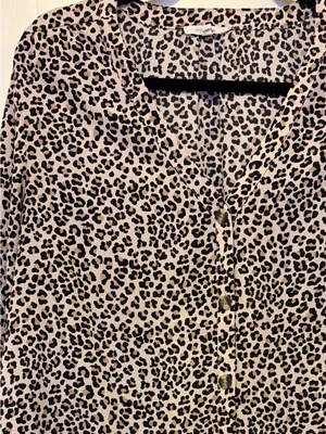 Maurices Leopard Print Blouse Button Front V-Neck Animal Print Top XL thumbnail 2