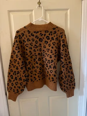 Old Navy Sweater thumbnail 2