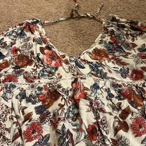 Abercrombie small floral blouse thumbnail 5
