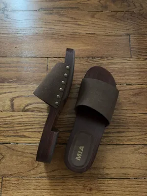 MIA Sandals Brown Suede thumbnail 3