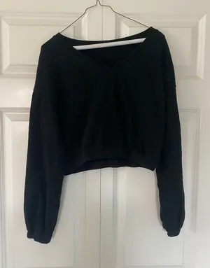 Casual Black V thumbnail 1