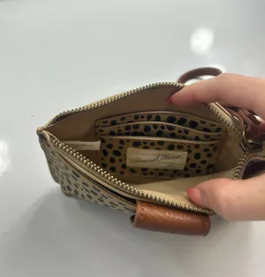 Universal Threads Wristlet Wallet thumbnail 5