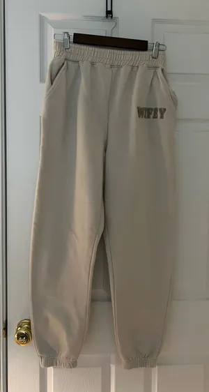 Six stories wifey sweatpants thumbnail 1