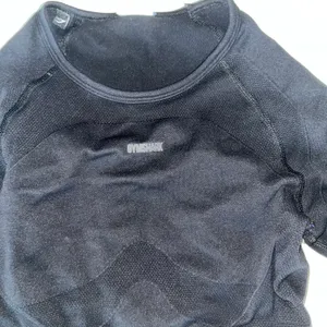 Gymshark Adapt Seamless Black Cropped Long Sleeve Size xs thumbnail 2