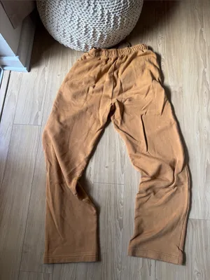 ALO Yoga Accolade Sweatpants in Warm Tan thumbnail 3