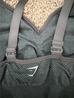 Gymshark Vital Seamless V-Neck Sports Bra thumbnail 3
