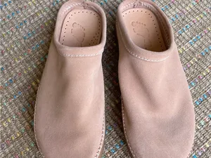 YOGI Floyd Centre Seam‎ Pink Suede Slip-On Mule Size M 9/ W 11 thumbnail 2