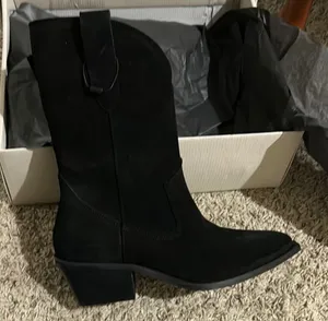 Black cowboy boots Size 9 thumbnail 1