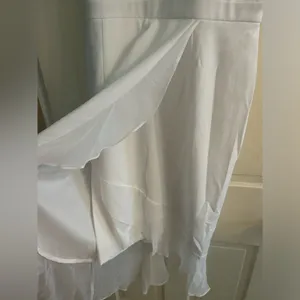 Women’s white dress Size 14 thumbnail 2