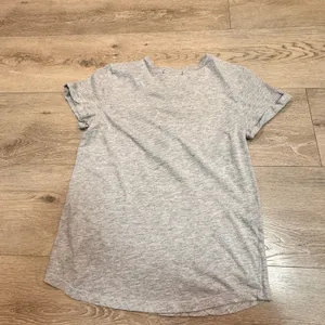Derek Heart Gray Lace Up Neck T Shirt Short Sleeve‎ Womens Size Medium M Tee thumbnail 2
