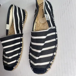 Soludos Black & White Striped Slip-On Flat Espadrilles Women's Size 5 thumbnail 3