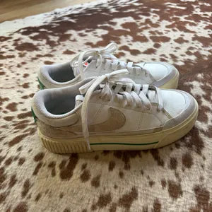 Nike Shoes thumbnail 2