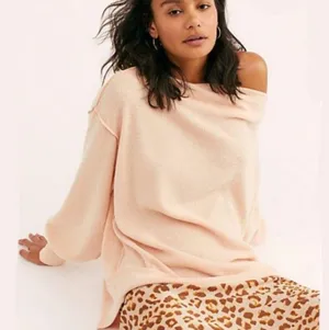 NWT Free People Main Squeeze Off-the-Shoulder Knit Top thumbnail 3