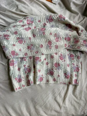 Francesca's Sweater Cropped  thumbnail 3