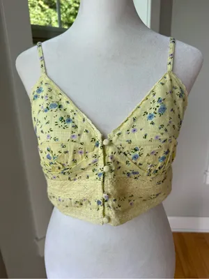 Aeropostale Yellow Blue Floral Smocked Cotton Cropped Cami Tank Top Sz Medium thumbnail 11
