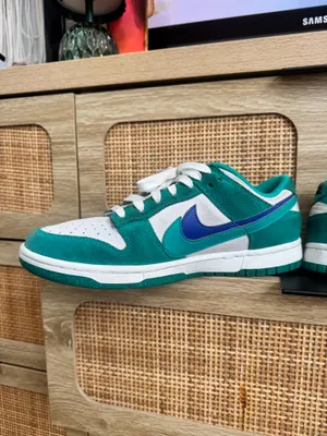 Green Nike Dunks thumbnail 2