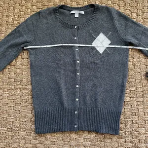 Old Navy Women’s Gray Argyle Button Front Crew Neck Cardigan Sweater S thumbnail 7