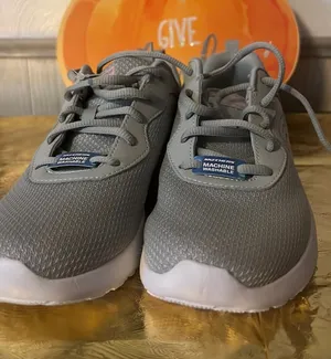 Women’s Skechers thumbnail 1