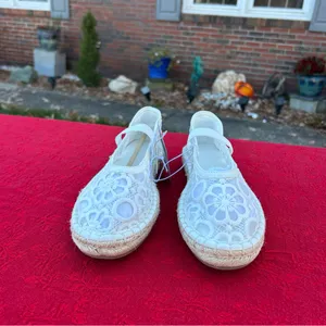 Universal Threads Women's Celia Floral Lace Mary Jane Espadrille Flat by size 6.5 thumbnail 2