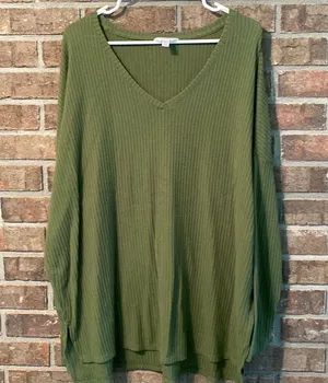 Time and Tru Green V-Neck Sweater thumbnail 1