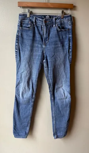Hollister Women’s High-Rise Super Skinny Jeans Medium Wash Size 7R / 28 thumbnail 1