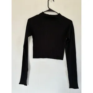 NWT Garage Jet Black Ribbed Mock Neck Crop‎ Bodycon Sweater NWT Size Medium thumbnail 4