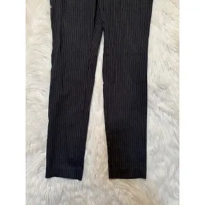 Apt. 9 Women's Size 8 Pull On Pants Slim Leg Dark Gray Light Gray Pinstripes Mid thumbnail 3