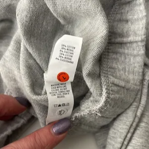 Offline cropped soft cotton blend sweatshirt. Size large. Elastic waist band. thumbnail 6