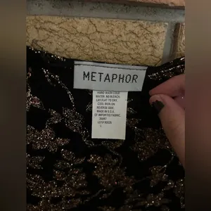 METAPHOR Black Top Women's Large Stretch Tank Gold Glitter Holiday Sparkle NWT thumbnail 3