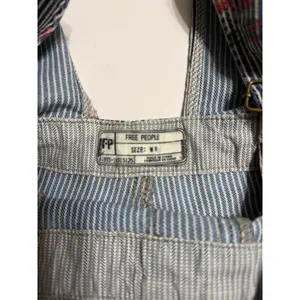 Free People Floral Hickory‎ Stripe Denim Shortalls Blue White Pinstripe Size 8 thumbnail 3