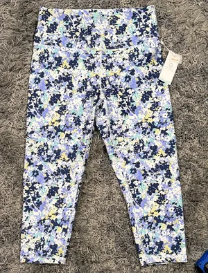 Balance Collection Leggings thumbnail 1