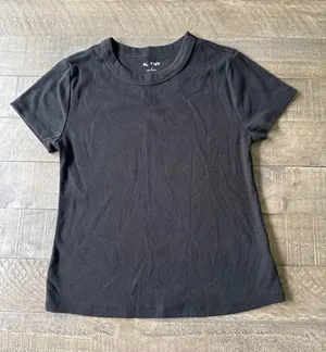 Old Navy‎ Women's Black Ribbed Short Sleeve Tee Size Medium thumbnail 1