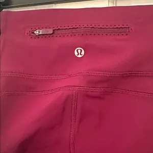 Lululemon Eggplant High-Waisted Cropped‎ Leggings size 4 EUC thumbnail 3