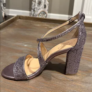 Jewel Badgley Mischka Women's 9 Silver Glitter Block Heel Sandals NIB Wedding‎ thumbnail 3