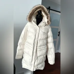 COLUMBIA puffer coat - needs some TLC ❄️ thumbnail 4
