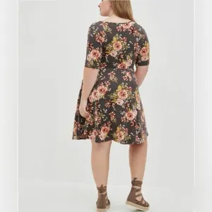 Torrid Super Soft Mini Skater Dress Gray Pink Floral Size 2 2X Pockets thumbnail 3