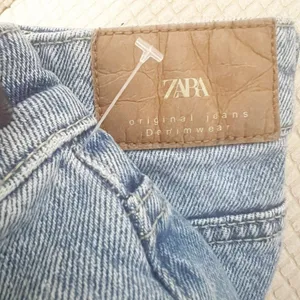 ZARA DENIM ASYMMETRICAL LIGHT BLUE WASH MINI SKORT Distressed XS WAIST thumbnail 10