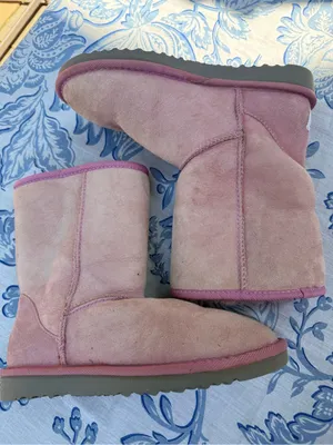 UGG Australia Womens Pink Suede Sheepskin Classic Short 5825 Boot Size 5 thumbnail 1
