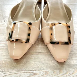 Ann Taylor Tortoiseshell Buckle Patent Leather Mule Kitten Heel Pumps | Nude 8.5 thumbnail 3