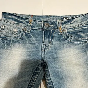 Miss me women’s Bermuda size 26 shorts Y2K thumbnail 2