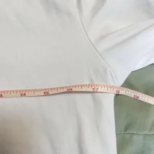 Fabumily White T-Shirt with Red 8 Ball Design‎ Size Medium EUC thumbnail 4